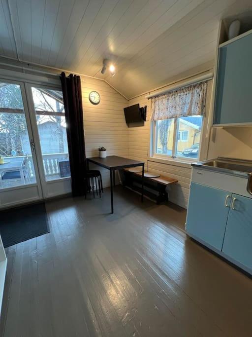 Idyllisk Minihus I Landlige Omgivelser - Med 5 Sengeplasser Og Parkering Åsen Kültér fotó